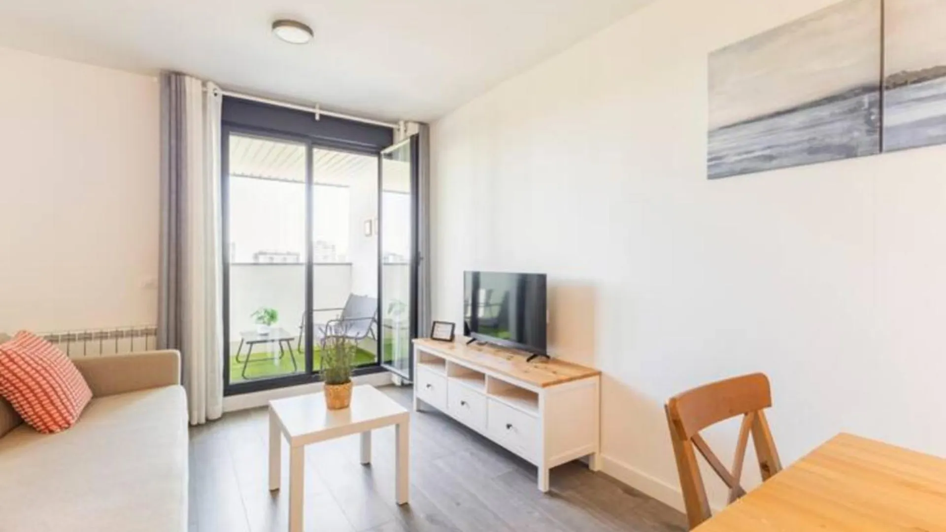 Apartamento Piso Climatizado Y Parking Madrid